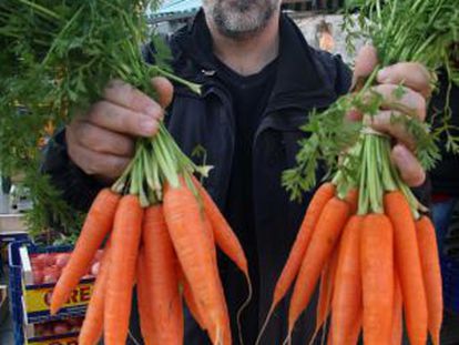 Theater chief Quim Marc&eacute; is circumventing the VAT rise by giving away tickets with each 13-euro carrot he sells.