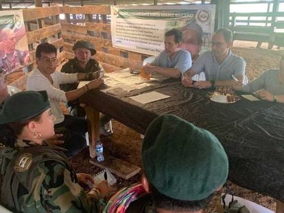 Danilo Rueda, High Commissioner for Peace, meets with a dissident offshoot of the former FARC guerrilla group.