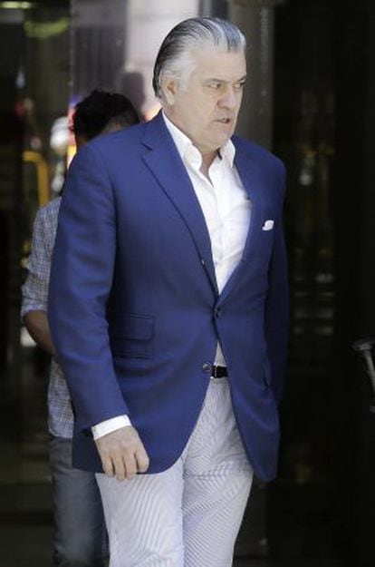 Luis Bárcenas leaves the High Court.