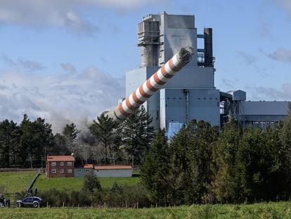 Blasting of the chimney of the Meirama thermal power plant, on March 1, 2023, in Cerceda, A Coruña, Galicia, Spain