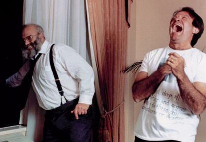 Oliver Sacks and Robin Williams on the set of Penny Marshall’s 'Awakenings' (1990)