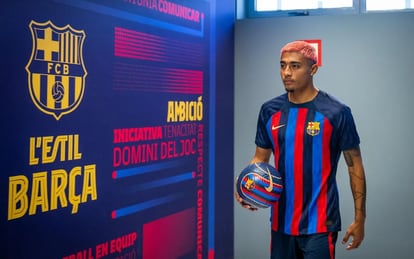 Mexican soccer player Julián Araujo during his presentation for FC Barcelona this Friday.