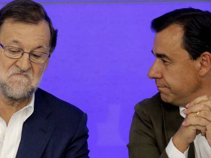 Mariano Rajoy and the PP's deputy secretary at Wednesday's meeting.