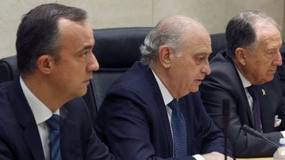 Minister Jorge Fernández Díaz (center) at the anti-terrorist meeting on Friday.