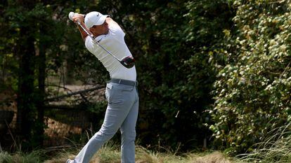 Rory McIlroy teeing off during the World Match Play.