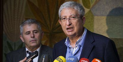 Murcia's regional health chief, Manuel Molina Boix, speaks to reporters.