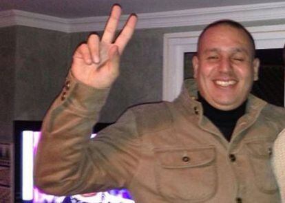 “El Nene” makes the victory sign in a personal photo taken in January.