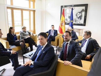 Spanish Prime Minister Pedro Sánchez (back, center) at a meeting of the European Council in February.