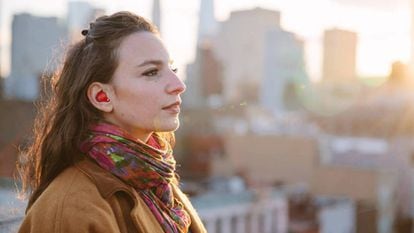 The instant translation device Pilot.