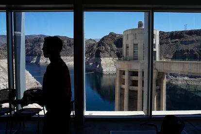 People attend a news conference on Lake Mead at Hoover Dam