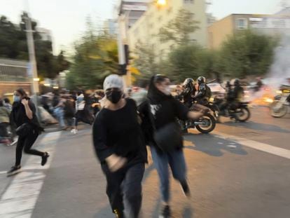 Protests in the streets of Tehran three days after Mahsa Amini died in police custody; September 19, 2022. 