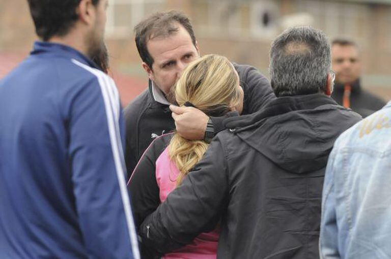 Family members gathered at the Pozo Emilio del Valle mine to await news of their loved ones.