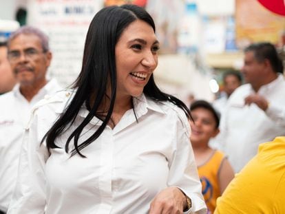 Gisela Gaytán at a campaign event at the Morelos Market, in Celaya (State of Guanajuato), on Monday.
