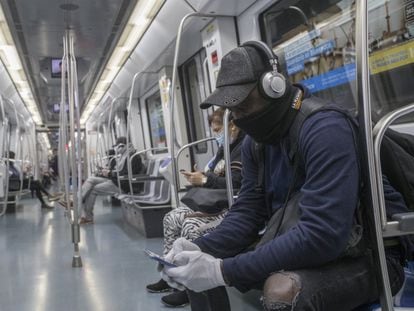 Passengers on Barcelona‘s Metro network.