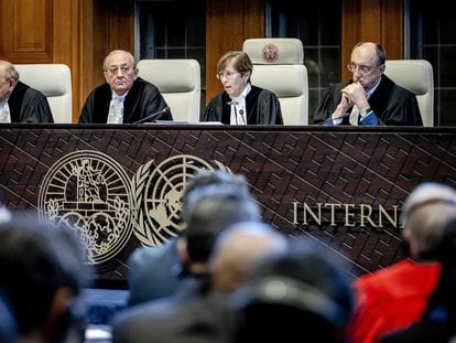 The president of the International Court of Justice (ICJ), Joan E. Donoghue, with other judges at the headquarters of the UN body, in The Hague, on January 26.