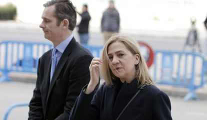 Infanta Cristina and her husband Iñaki Urdangarin arrive in court on Tuesday.