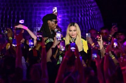 Nile Rodgers and Madonna at a New York nightclub in 2022.