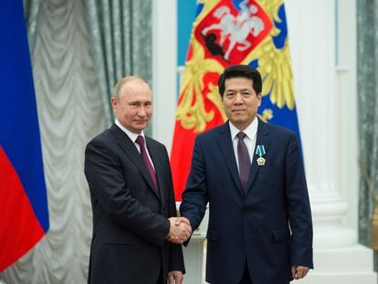 Vladimir Putin and Li Hui in Moscow in May 2019.