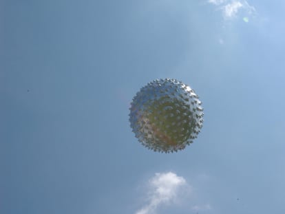 One of the images used by NASA in its report. The sphere that flies through the skies is a weather balloon released from Cape Canaveral, Florida.