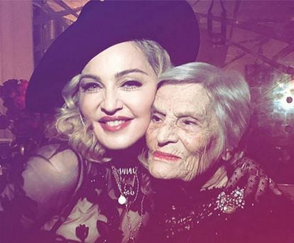 Madonna and Celeste Rodrigues in the Luso Cafe in Lisbon.