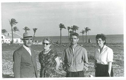 Croatian dictator Ante Pavelić at the end of the 1950s on holiday in Santa Pola, Alicante, with his wife Maria and their children, Velimir and Višnja.