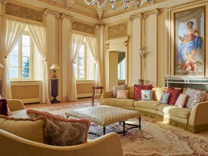 The living room area of the Bellini suite, one of the most luxurious at the Passalacqua Hotel. Italian composer Vincenzo Bellini lived here between 1829 and 1833.