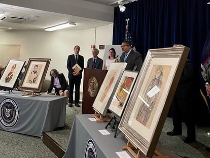 Manhattan prosecutor Alvin Bragg announces the return of Egon Schiele's drawings to their legitimate heirs on September 20 in New York.