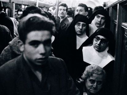 This photo is entitled Metro, and is one of the 80 images included in the Barcelona 1957 book and exhibition of work by Leopoldo Pom&eacute;s.