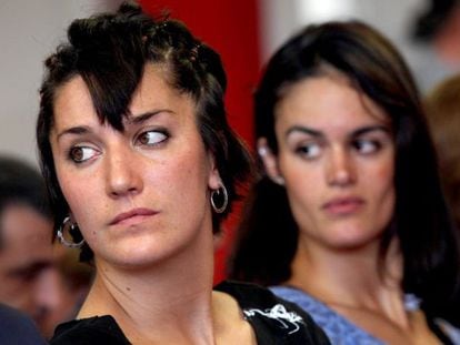 Swimmers Andrea Fuentes and Thais Enrriquez (right) at this week&#039;s presentation of the new technical director for Spain&#039;s synchronized swimming team.