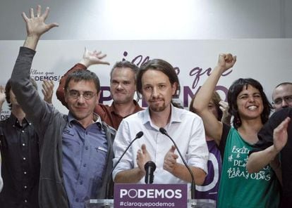 Pablo Iglesias with his Podemos party followers on Sunday night. 