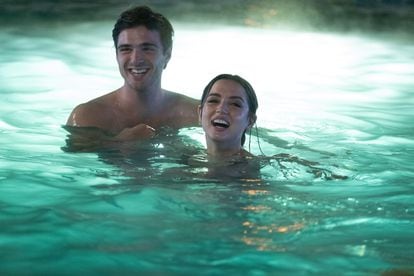 Ana de Armas with Jacob Elordi, in an image from ‘Deep Water’