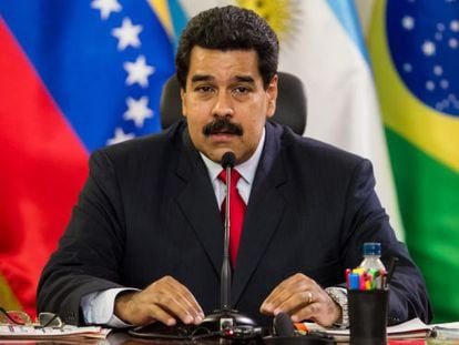 Venezuelan President Nicolás Maduro speaks to Unasur representatives in Caracas on Tuesday.
