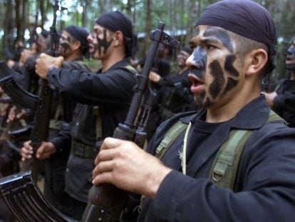 Paramilitaries train in Antioquia in northern Colombia.