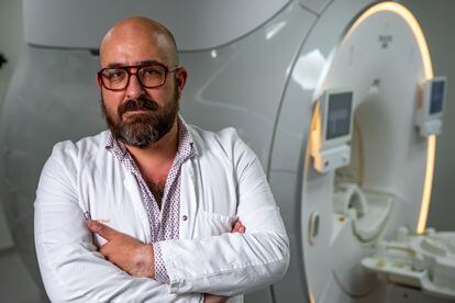 Josep Munuera, head of Diagnostic Imaging at the Sant Pau Hospital in Barcelona, in an MRI room.