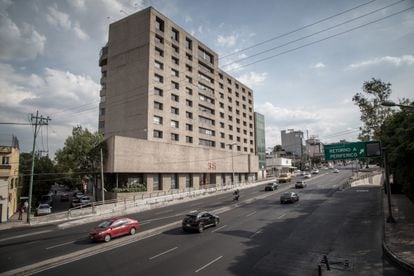 The building housing the offices of Libre Abordo in Mexico City.