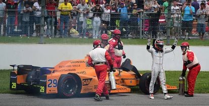 Alonso retires from last year’s Indy 500.