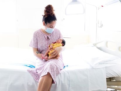 A woman with her newborn at Vall d’Hebron hospital in Barcelona.