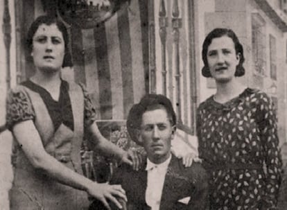 From left to right, the siblings Rosario, Mariano and Lourdes Malón.