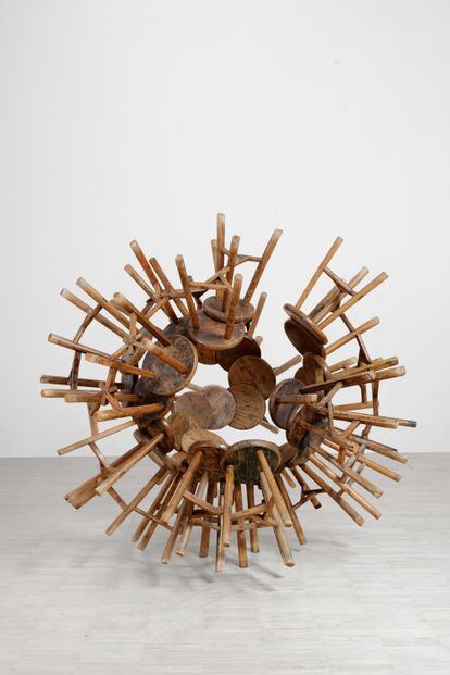 La escultura 'Uvas' de Ai Weiwei es una de las obras del artista chino presentadas en la exposición dedicada a él en el Kunsthal de Rotterdam.