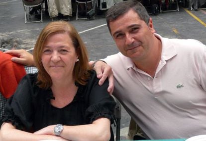 Amaya Ega&ntilde;a and her husband, Jos&eacute; Manuel Asensio, in Eibar last June.