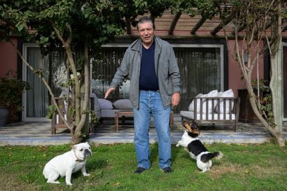 Carlos Páez, one of 16 survivors of the Andes flight disaster, on August 15, 2022, at his home in Canelones, Uruguay