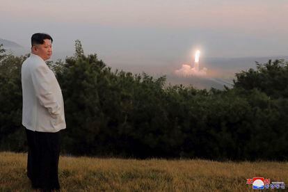 Kim Jong-un supervises a missile test carried out between September 25 and October 5 from an undisclosed location.