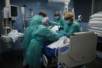 A Covid-19 patient at the intensive care unit of Santa Creu i Sant Pau Hospital in Barcelona.