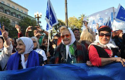Mothers of Plaza de Mayo on their 40th anniversary.