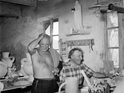 Pablo Picasso and Marc Chagall in Madoura’s ceramics workshop in 1948, in Vallauris, France.