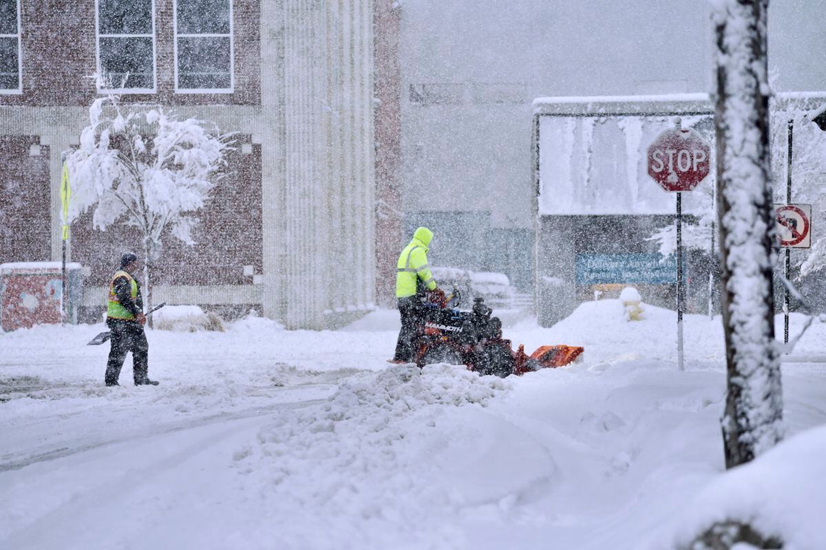 Northeast winter storm shuts schools, cancels flights and knocks out