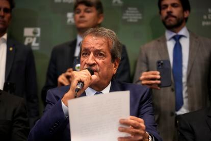 Valdemar Costa Neto, leader of Bolsonaro's Liberal party, during a press conference about the alleged inconsistencies in the presidential election.