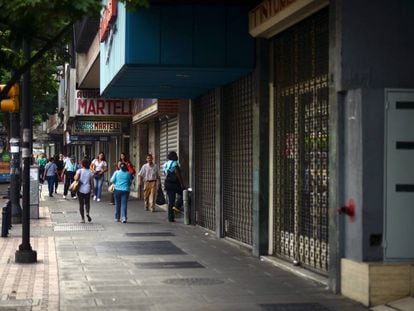 Closed businesses in Caracas.