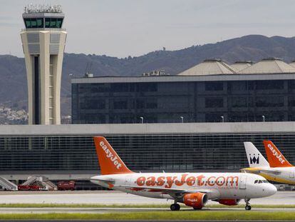 EasyJet planes at Málaga airport.
