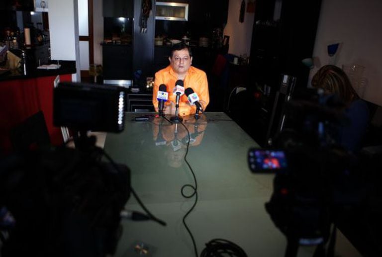 Venezuelan journalist "Kico" Bautista speaks during a press conference in Caracas on May 27.